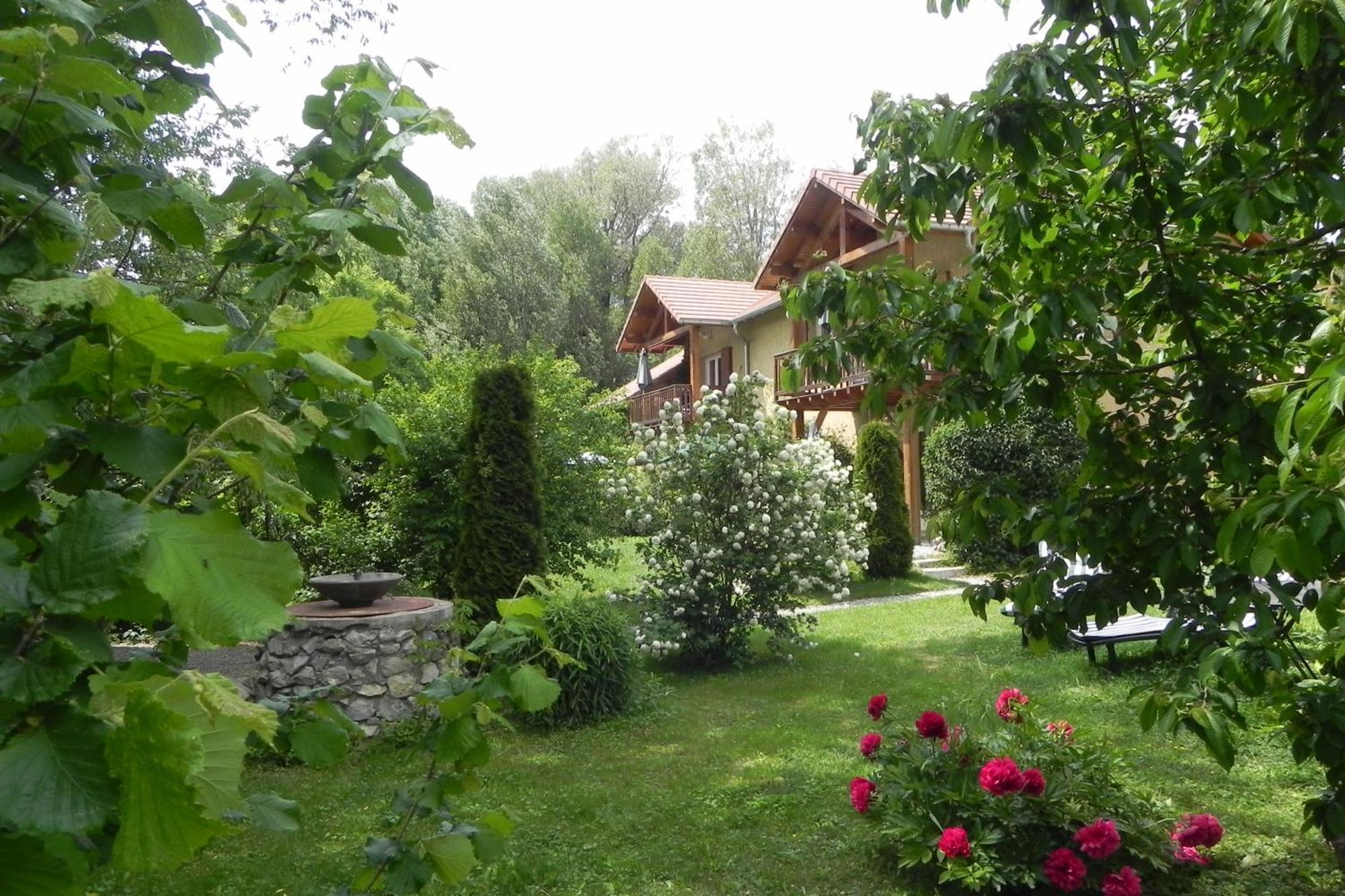 A La Petite Maison Гап Екстериор снимка
