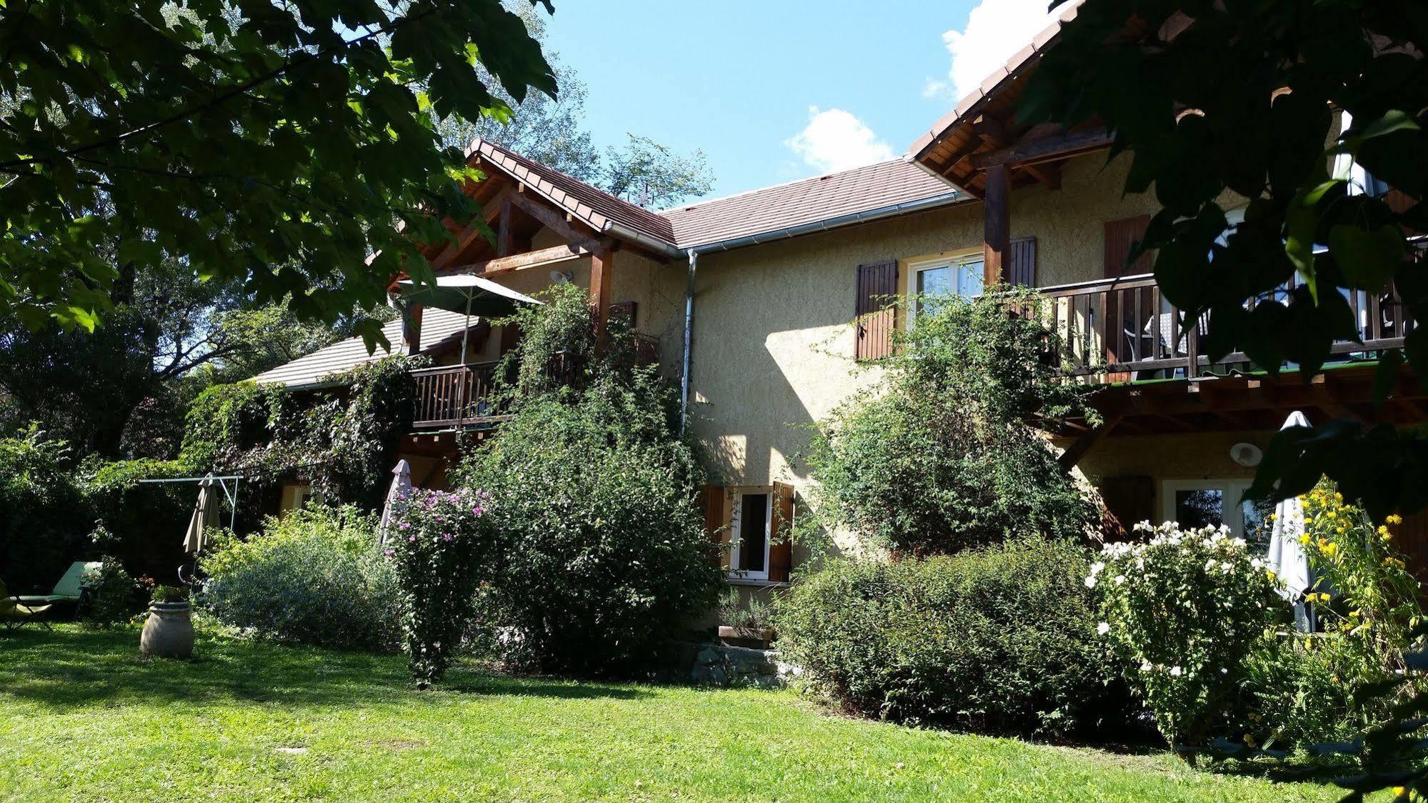 A La Petite Maison Гап Екстериор снимка