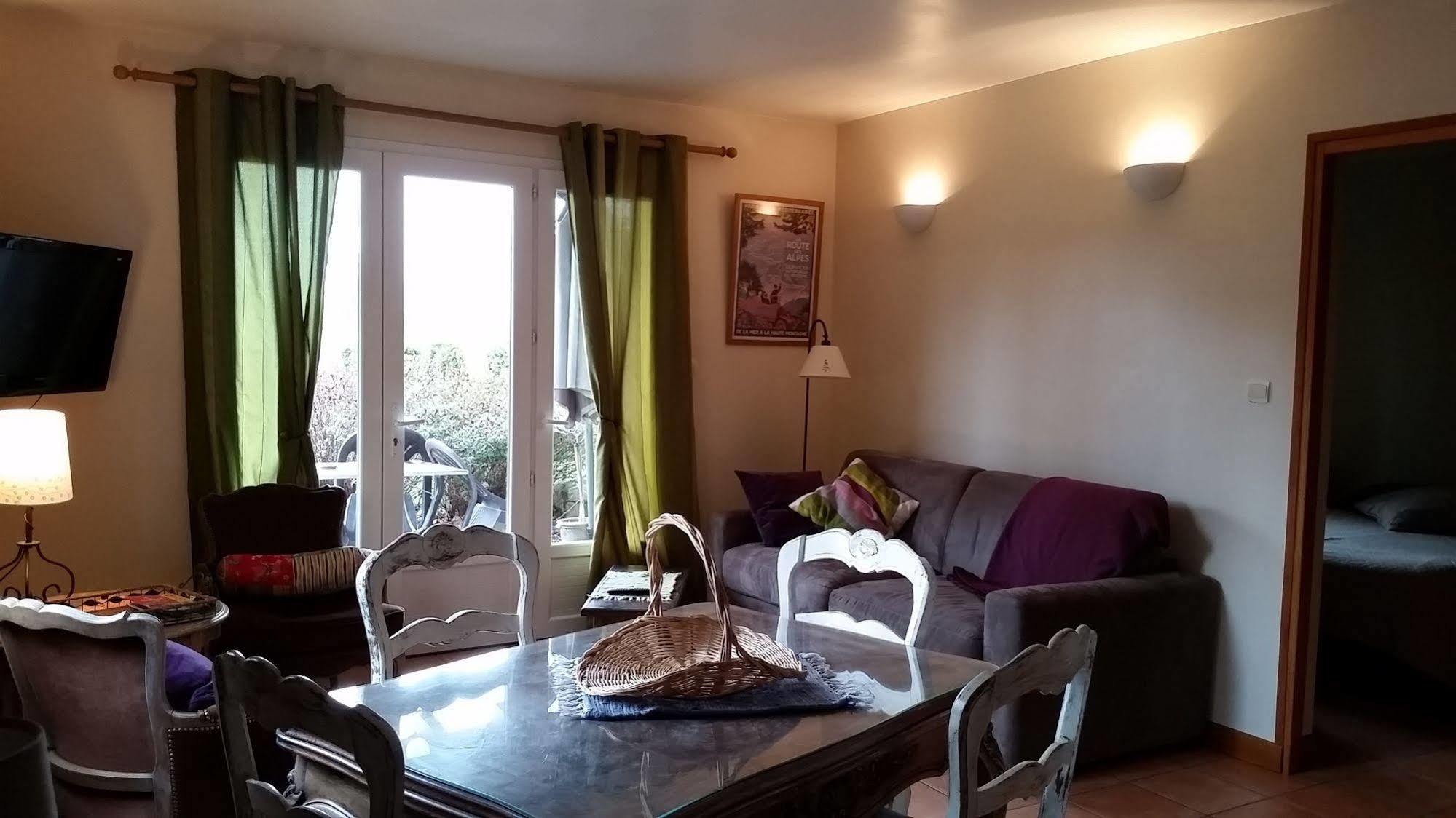A La Petite Maison Гап Екстериор снимка
