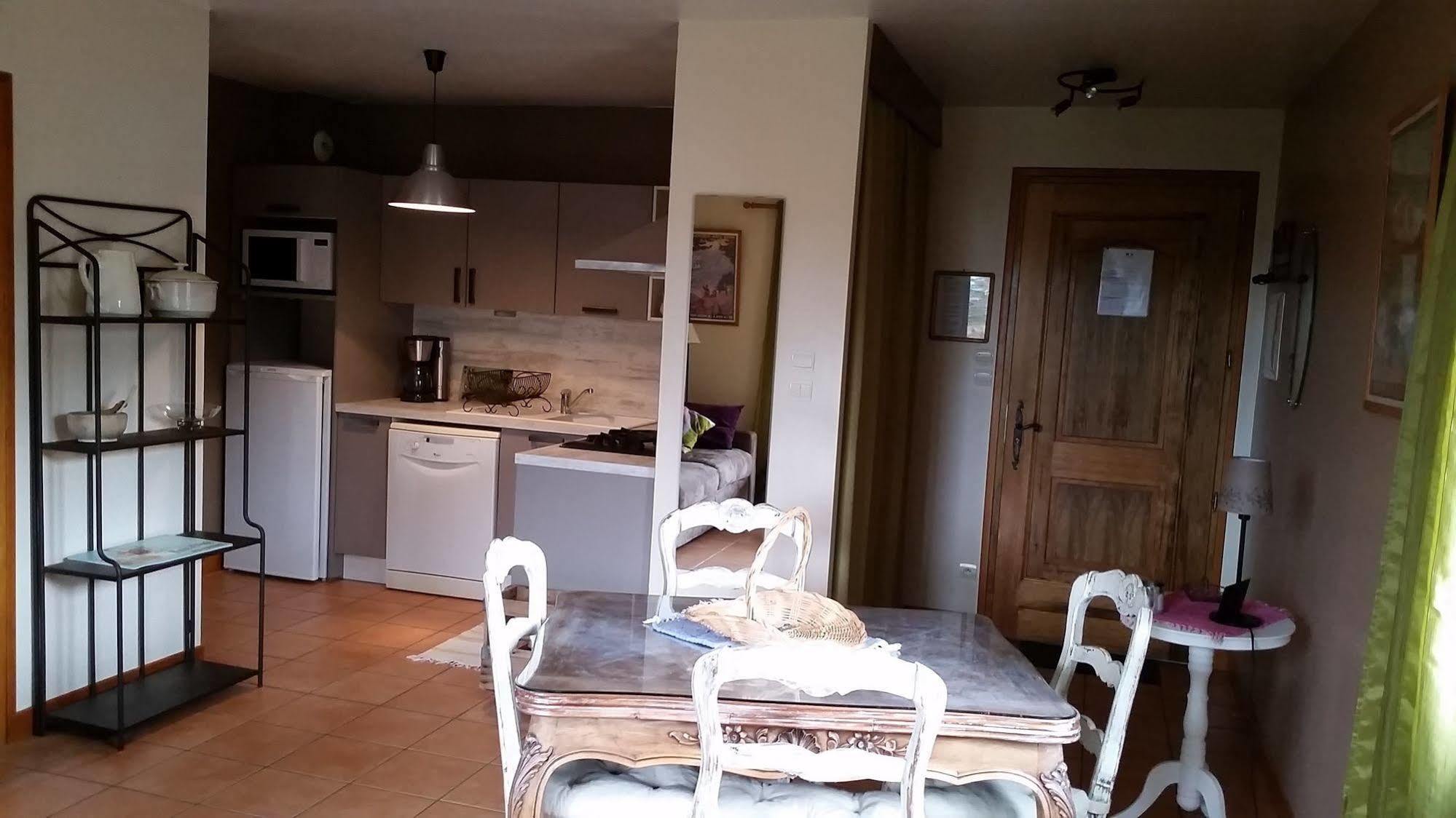 A La Petite Maison Гап Екстериор снимка